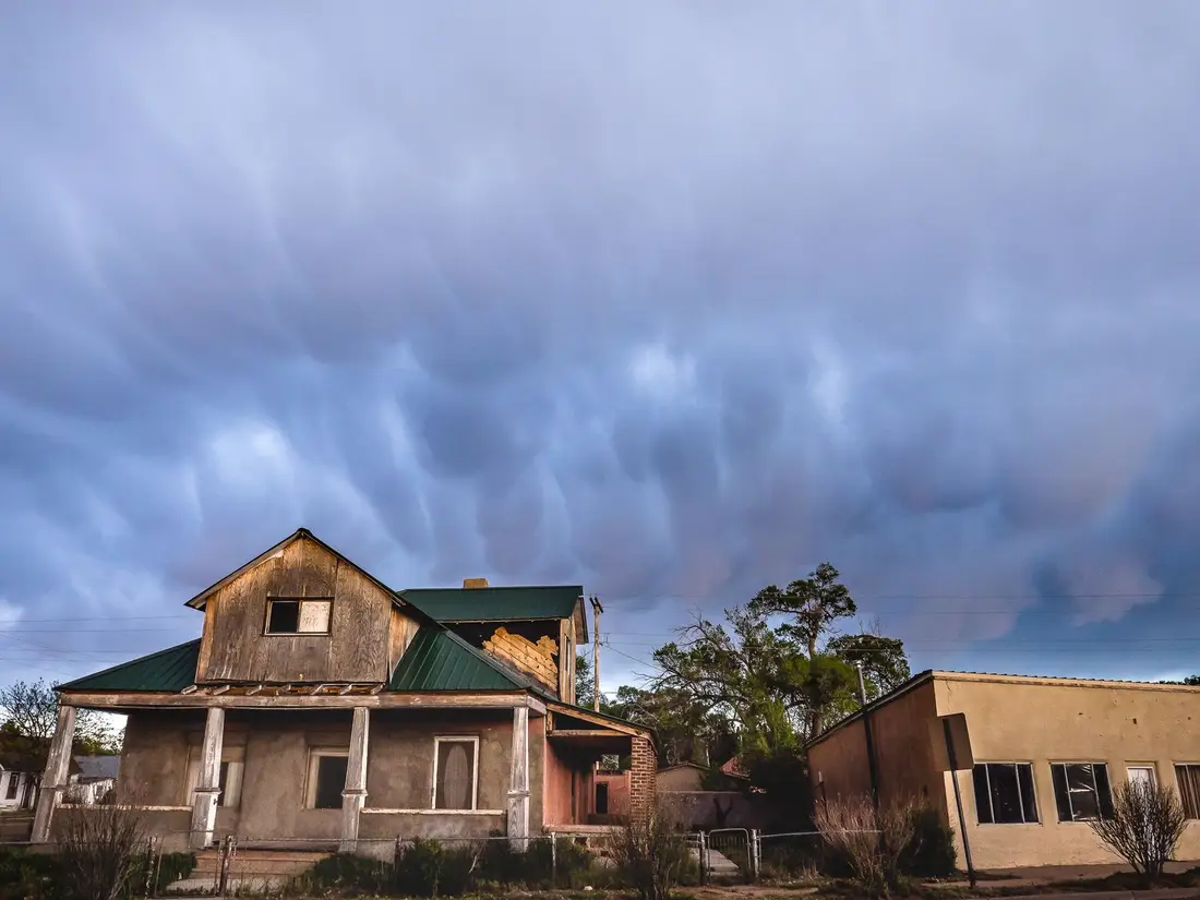 Rural home exterior representative of Bloomfield, NM residential style